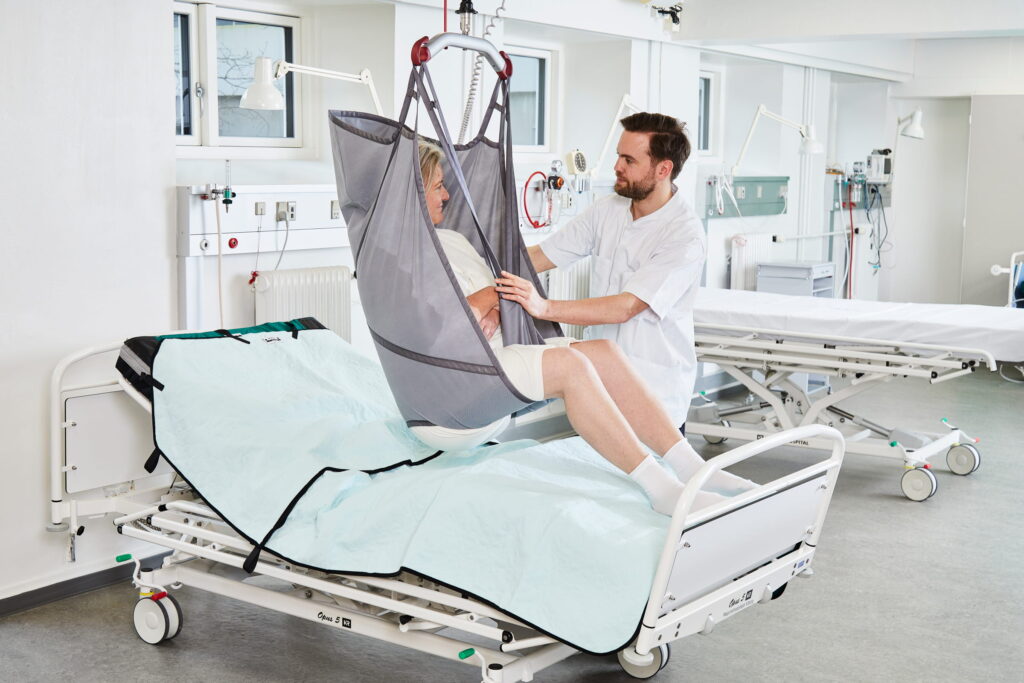 Molift Air_UnoSling_Carer (4)